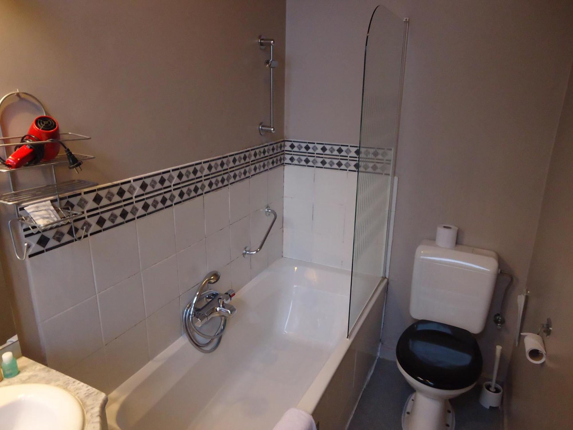 Erasmus Hotel Гент Екстериор снимка