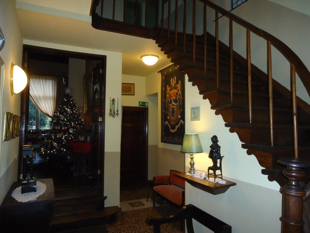 Erasmus Hotel Гент Екстериор снимка