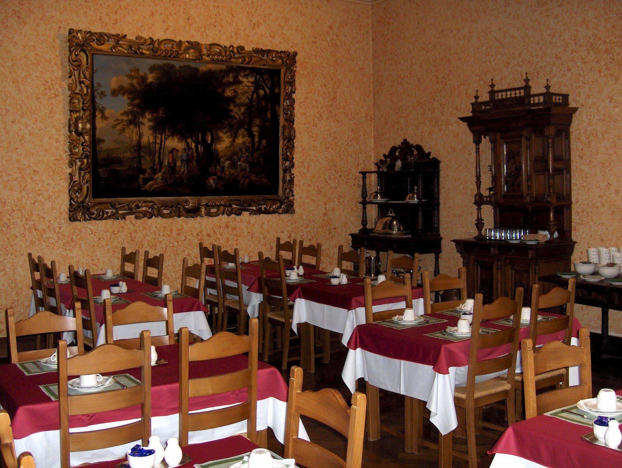 Erasmus Hotel Гент Екстериор снимка