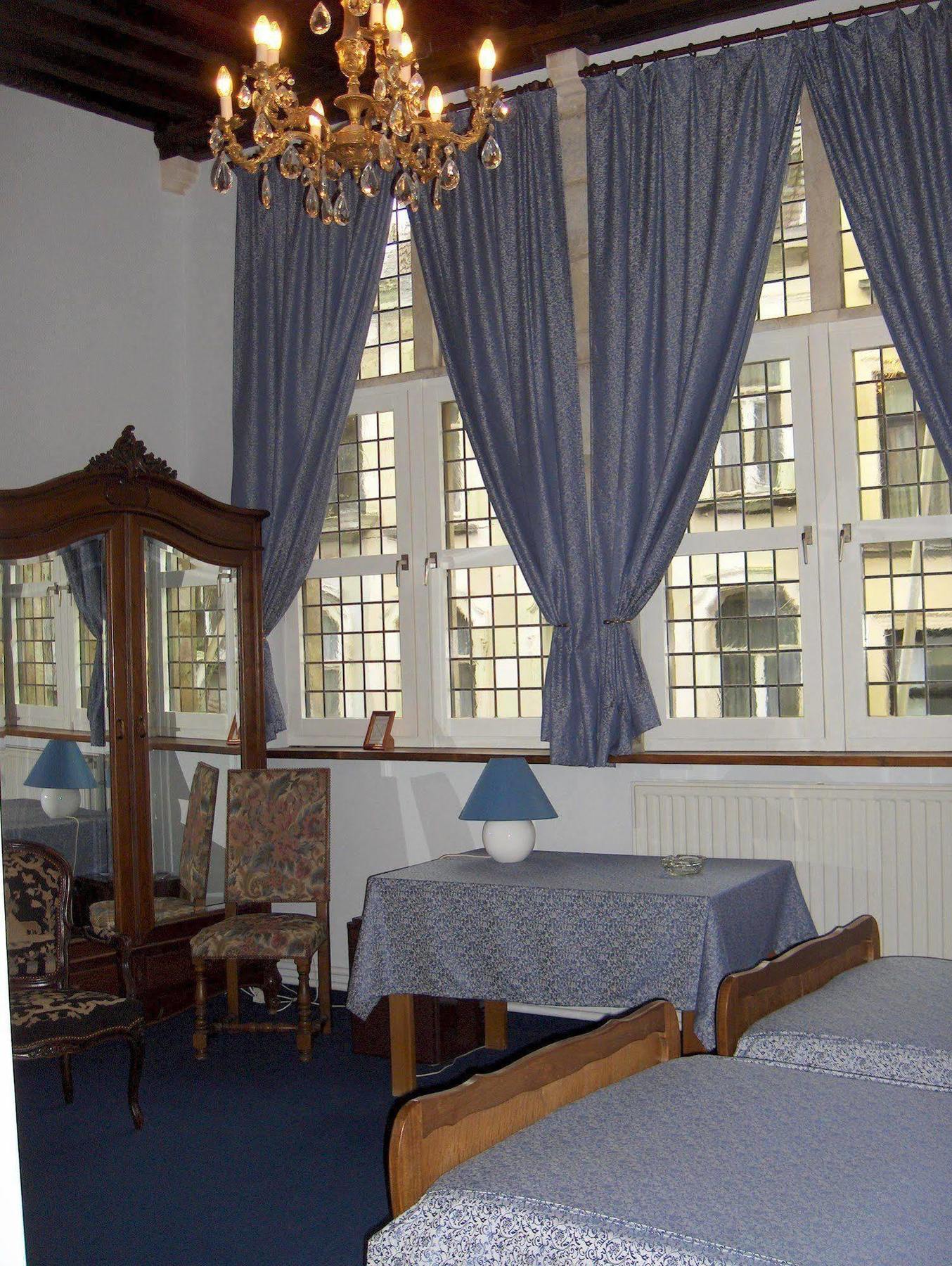 Erasmus Hotel Гент Екстериор снимка