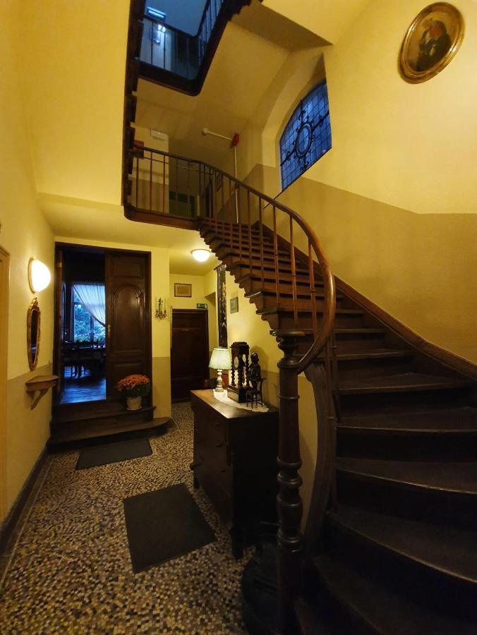 Erasmus Hotel Гент Екстериор снимка