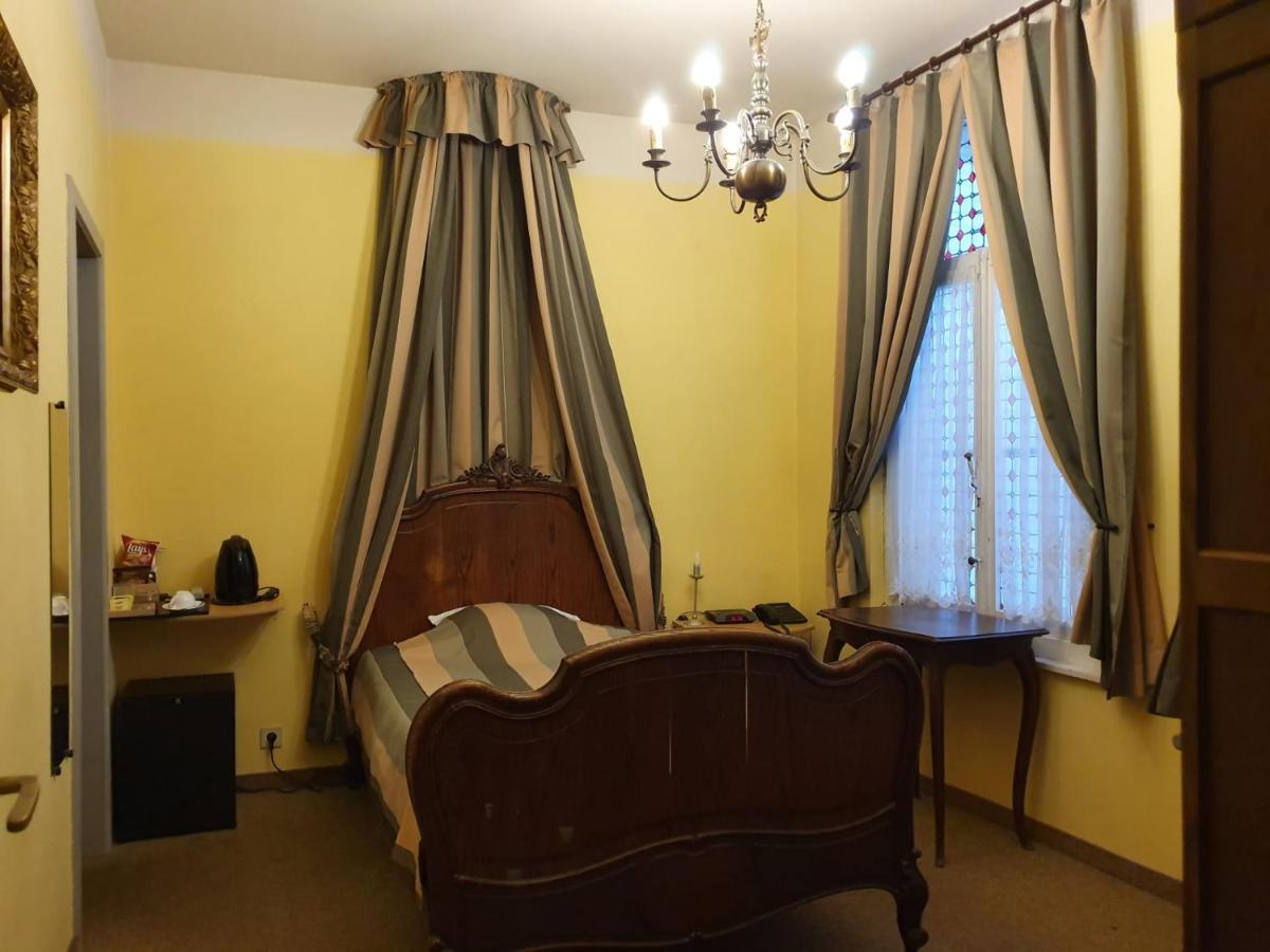 Erasmus Hotel Гент Екстериор снимка